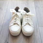 Trampki damskie białe klasyczne niskie sznurowane ekoskóra Lascana 35