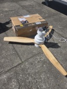 Wiatrak z lampą ledowa