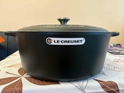 Le Creuset Signature – owalny garnek żeliwny 40 cm, 13,9 L (matowa czerń)