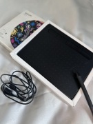 Tablet graficzny Wacom Intuos S Bluetooth (black)- zestaw