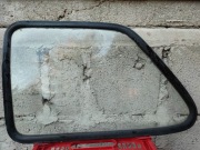 Fiat 126p - Tylna szyba boczna