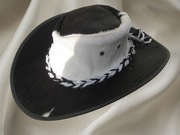 kapelusz ze skóry ,typ country, czarno biały, roz. M