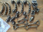 Zestaw okucia meblowe uchwyty do komody Klucz  kluczyna gałka Bosetti 