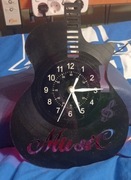 Zegar w kształcie gitary święcący 