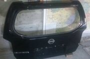 Nissan Pathfinder klapa tył + emblemat znaczek