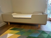 Łóżko Wood Luck Design dla malucha i starszego dziecka + materac Rucken