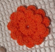 Kwiatek 3D pomarańczowy , włóczka