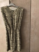 Selfieroom panterka cętki zwierzęcy wzór animal sukienka power shoulders 