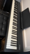 Pianino Roland FP 30x z podstawą i krzesłem 