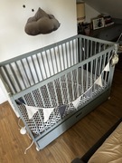 Łóżeczko dziecięce Mokee z szufladą, miętowe