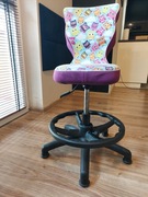 Fotel obrotowy z podnóżkiem Entelo 3 dla ucznia klas 1-4