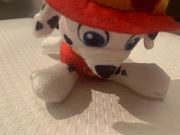 Maskotka psi patrol leżący piesek