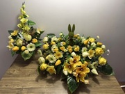 Kompozycja stroik komplet wiązanka z Zającem kwiaty na cmentarz nagrobna