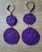 Piękne kolczyki wykonane na szydełku fioletowe