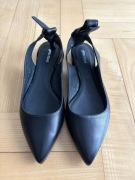 Czarne skórzane baleriny typu slingback marki Gino Rossi, rozmiar 36.