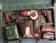 Młotowiwrtarka Metabo KHA18LTX BL24Q SE z odsysaczem Metabo ISA 24