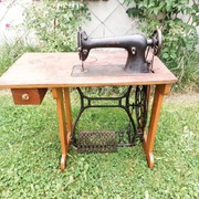 Singer - stara oryginalna maszyna do szycia.