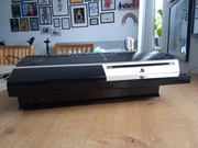Konsola PlayStation 3 (PS3) + pady i okablowanie