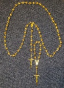 Różaniec metalowy z krzyżem papieskim 