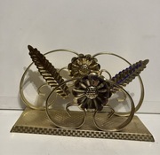 stojak na listy, zeszyty, książki metal 265g, złoty kolor kwiatki