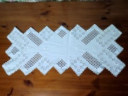 Ręcznie haftowany bieżnik 80x35