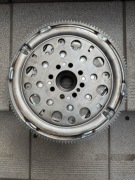 Koło dwumasowe Mercedes A klasa W169 LUK 9 204 180 00