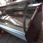 Włoska witryna klimatyzowana do lodów