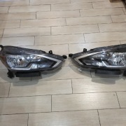 Reflektory przednie Nissan Sentra 2019 wersja USA 