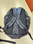 To cena za 10 szt.  plecaki różnokolorowe.