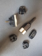 Zestaw starych wtyczek + włącznik + uchwyty kablowe / PRL