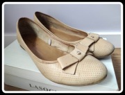 Baleriny beżowe 41 Lasocki z kokardką płaskie buty