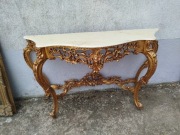 Konsola złota z kamiennym blatem