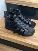 Skórzane gladiatorki Mango 36