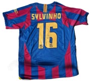 Sylvinho koszulka z oryginalnym autografem Barcelona 2005-2006