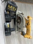 Deawalt dw936 piła pilarka dwie baterie ładowarka czytaj opis