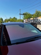 Folia na przednią szybę Chameleon RED 85% (legalna) 152x100 cm