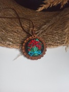 Naszyjnik/Wisiorek haftowany