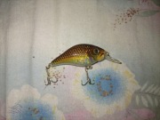 Wobler crankbait holograficzny brązowo-złoty + pudełko – przynęta wędkarska