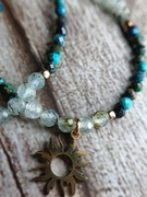 Komplet z kwarcu i azurytu – klarowność i głębia intuicji