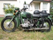 Dniepr, Ural motocykl z wózkiem bocznym.