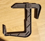 Uchwyty do podłużnych skrzynek balkonowych 