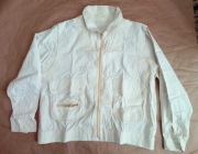 Kurtka damska w kolorze kremowym