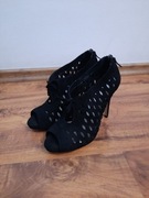 Szpilki skórzane z dziurkami sandały buty Russell Bromley rozmiar 39