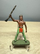 Żołnierzyk PRL Indianin ze strzelba. 