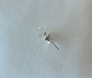 Pojedynczy srebrny kolczyki z cyrkonią 