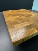 Dębowa deska sztorcowa do krojenia serwowania potraw na prezent