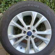 Komplet Kół Ford Kuga 235/55/17
