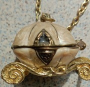 Naszyjnik sekretnik-- karoca dynia - Glamour.