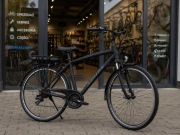 Rower elektryczny Adore Versailles 28” / rama 21” – 250W – czarny – miejski