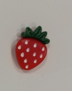 Truskawka owoc zabawka plastikowa 1 x 1 cm ozdoba figurka emblemat logo